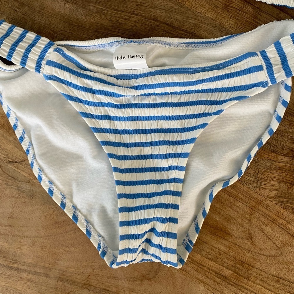 Hula Honey never worn string size small bikini - Picture 2 of 4
